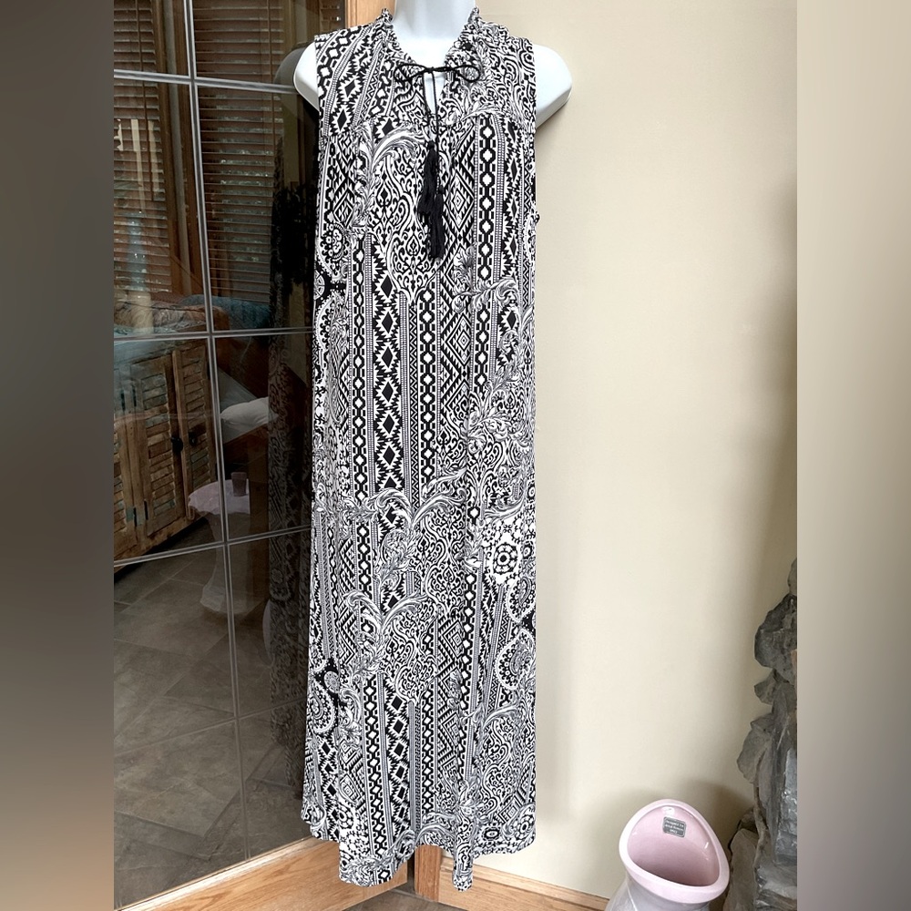 Chico’s ladies maxi sleeveless dress. EUC.